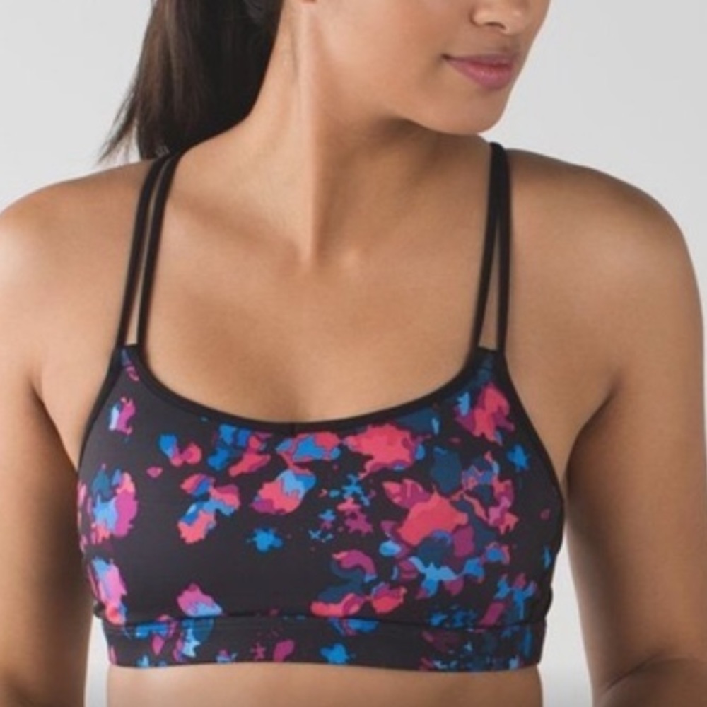 SOLD! 🖤LULULEMON Make A Move Floral Bra!